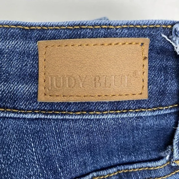 Judy Blue Dark Blue Capris - Picture 7 of 7